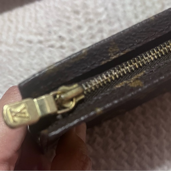 LOUIS VUITTON Monogram Toiletry/Cosmetic Pouch - Picture 10 of 14